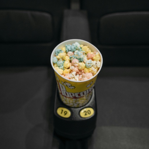 Illustration of friends going to the cinema